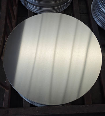 Кухонные принадлежности Алюминиевые круги и алюминиевые диски диаметром 100 - 600 мм, толщиной 0,3 - 6 мм и непрерывным производством в течение 24 часов