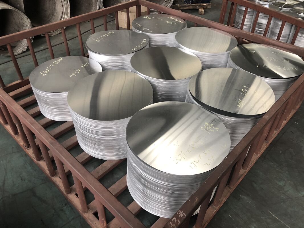 Aluminium Discs Circles customizable for various kitchenware applications with thickness ranging from 0.3 to 6 millimeters