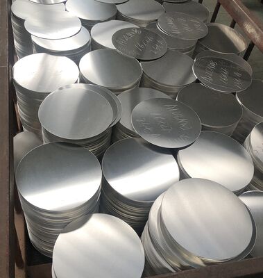 Круг из алюминия 1050 Silver диаметром 80-1600 мм, толщина 0,3-6,0 мм, для отражателей освещения
